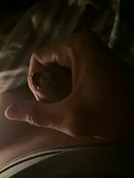 Snapshot of eyepelee chatting on 12/15/25, 05:23 eyepelee online show from 12/15/25, 05:23