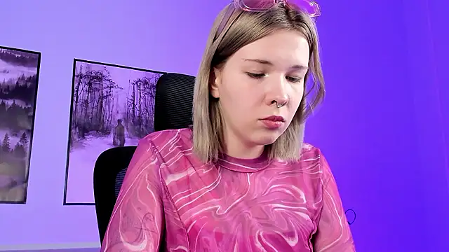 AliceSunday online show from 12/08/24, 11:14