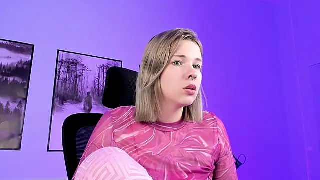 AliceSunday online show from 12/08/24, 02:41