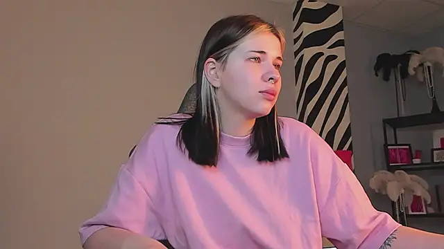 AliceSunday online show from 12/01/25, 02:05