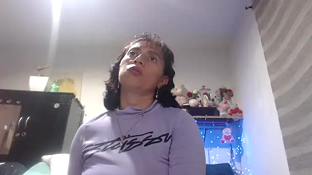 Snapshot of sexy_mary_69 chatting on 10/16/25, 12:00 sexy mary 69 online show from 10/16/25, 12:00