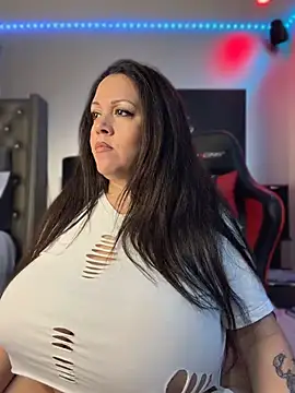 curvyfunlover online show from 07/04/26, 04:13