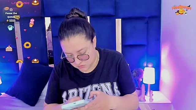 Snapshot of rebecaandpamela chatting on 12/11/24, 01:49 rebecaandpamela online show from 12/11/24, 01:49