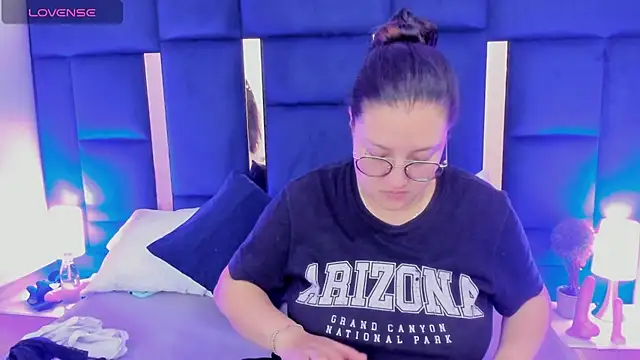 Snapshot of rebecaandpamela chatting on 12/24/24, 12:55 rebecaandpamela online show from 12/24/24, 12:55