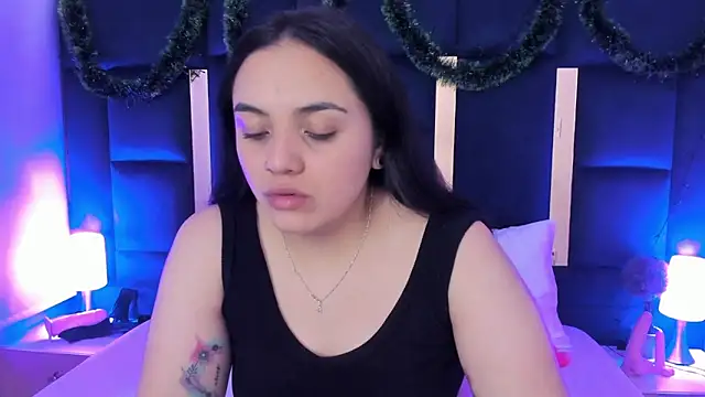 Snapshot of rebecaandpamela chatting on 12/26/24, 02:16 rebecaandpamela online show from 12/26/24, 02:16