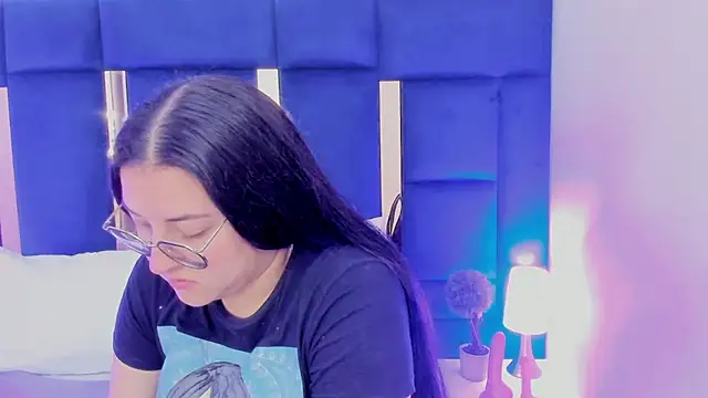 Snapshot of rebecaandpamela chatting on 01/31/25, 02:07 rebecaandpamela online show from 01/31/25, 02:07