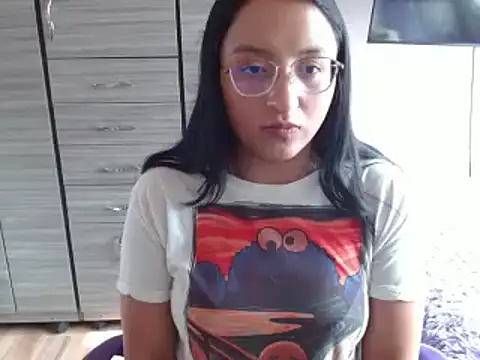 Snapshot of Nia-Cop chatting on 01/02/25, 08:02 Nia-Cop online show from 01/02/25, 08:02