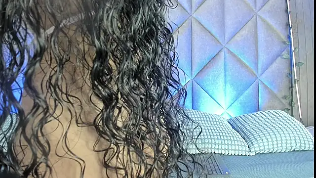 BriaConner  online show from 10/20/25, 01:50