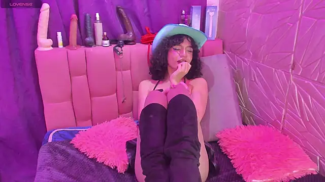 Snapshot of Angellike_doll chatting on 10/03/25, 04:31 Angellike doll online show from 10/03/25, 04:31