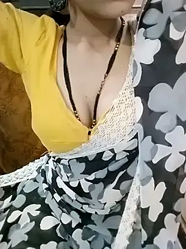 Snapshot of Bulbul_02 chatting on 10/18/25, 06:26 Bulbul 02 online show from 10/18/25, 06:26