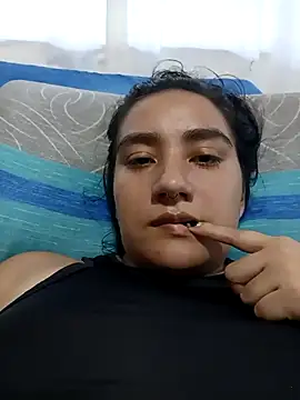 Snapshot of Hellen_Alex chatting on 10/30/25, 03:13 Hellen Alex online show from 10/30/25, 03:13