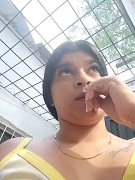 Snapshot of naughty-girl01 chatting on 01/02/25, 11:09 naughty-girl01 online show from 01/02/25, 11:09