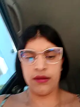 Snapshot of naughty-girl01 chatting on 02/01/25, 04:00 naughty-girl01 online show from 02/01/25, 04:00