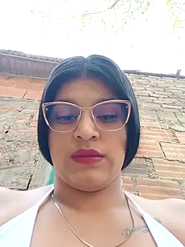 Snapshot of naughty-girl01 chatting on 02/21/25, 01:44 naughty-girl01 online show from 02/21/25, 01:44