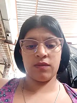 Snapshot of naughty-girl01 chatting on 03/01/25, 05:27 naughty-girl01 online show from 03/01/25, 05:27