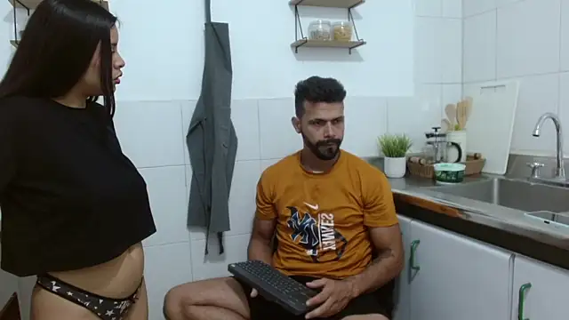 Snapshot of max_ashley_mds chatting on 11/22/25, 01:43 max ashley mds online show from 11/22/25, 01:43