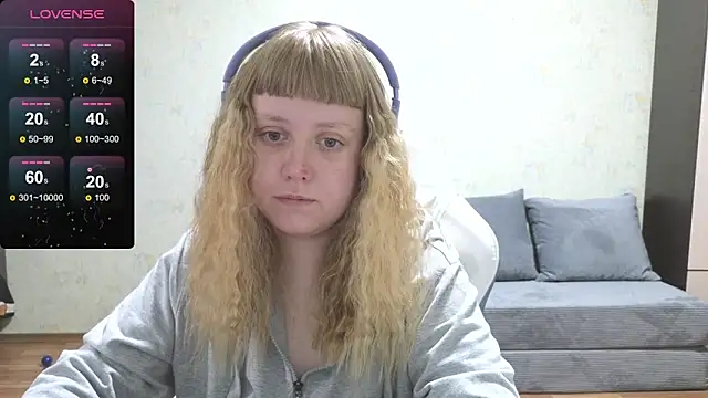 Snapshot of June_shy0 chatting on 05/17/26, 06:55 June shy0 online show from 05/17/26, 06:55