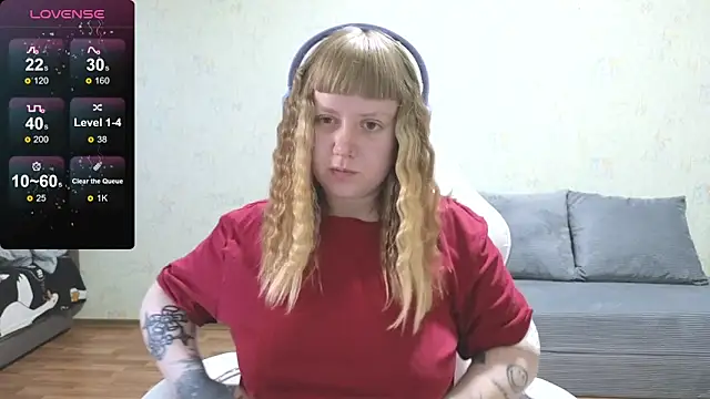 Snapshot of June_shy0 chatting on 05/19/26, 07:15 June shy0 online show from 05/19/26, 07:15