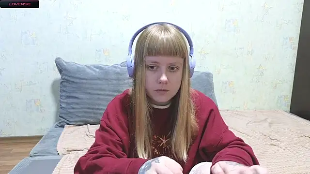Snapshot of June_shy0 chatting on 06/03/26, 08:17 June shy0 online show from 06/03/26, 08:17