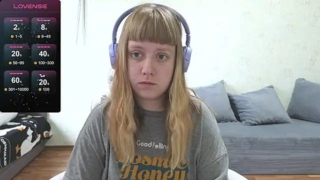 Snapshot of June_shy0 chatting on 06/06/26, 07:35 June shy0 online show from 06/06/26, 07:35