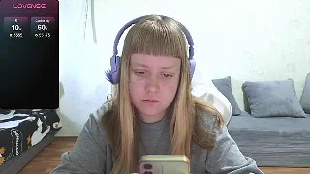 Snapshot of June_shy0 chatting on 06/08/26, 07:31 June shy0 online show from 06/08/26, 07:31