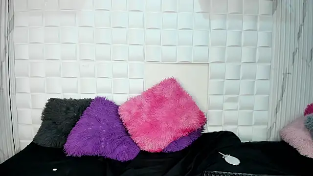 Snapshot of chloe_moretzz_ chatting on 12/31/24, 06:13 chloe moretzz online show from 12/31/24, 06:13