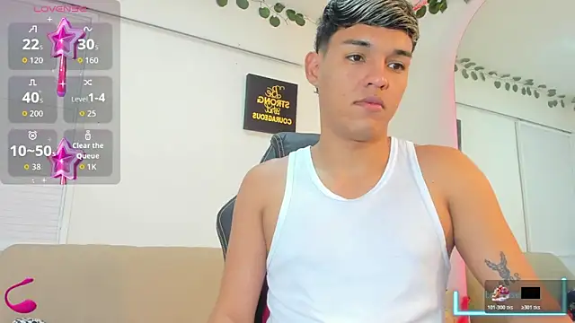 Snapshot of ryan_carter08 chatting on 11/16/25, 01:33 ryan carter08 online show from 11/16/25, 01:33