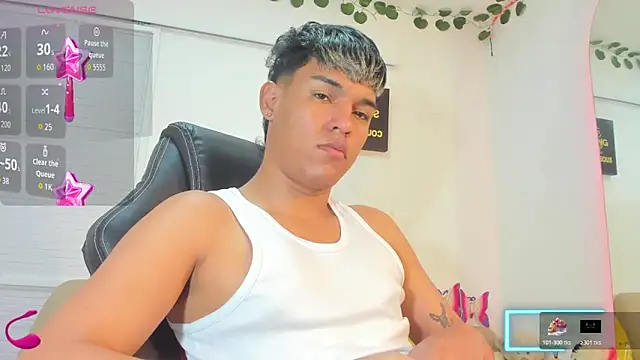 Snapshot of ryan_carter08 chatting on 11/28/25, 03:31 ryan carter08 online show from 11/28/25, 03:31