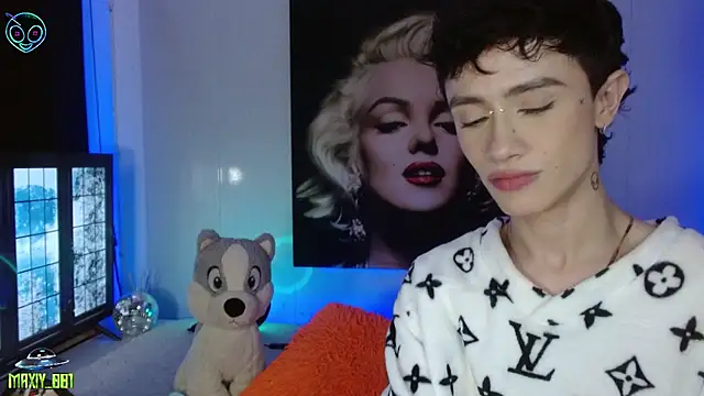 maxiy 001 online show from 03/17/25, 04:51