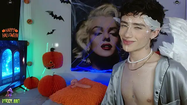 Snapshot of maxiy_001 chatting on 10/26/25, 06:41 maxiy 001 online show from 10/26/25, 06:41