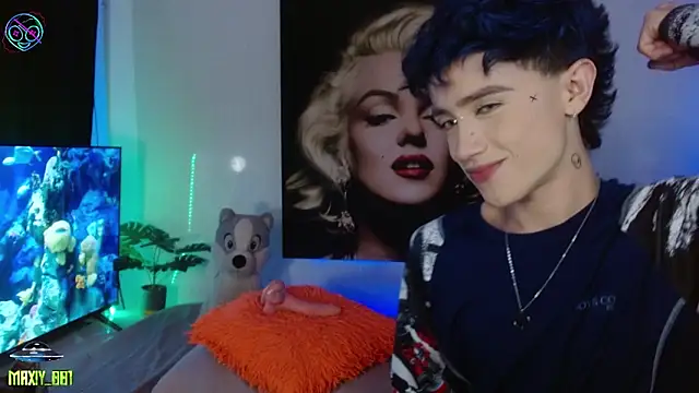 Snapshot of maxiy_001 chatting on 11/07/25, 06:46 maxiy 001 online show from 11/07/25, 06:46