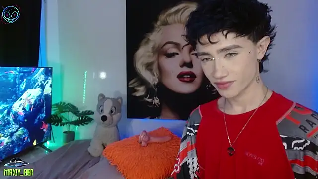 Snapshot of maxiy_001 chatting on 11/12/25, 04:46 maxiy 001 online show from 11/12/25, 04:46