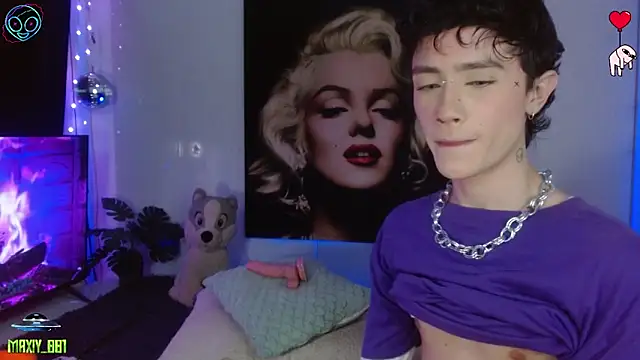 maxiy 001 online show from 04/29/26, 12:59