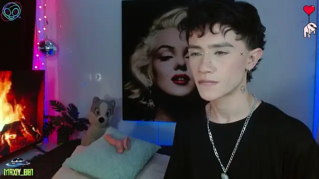 maxiy 001 online show from 05/03/26, 01:11