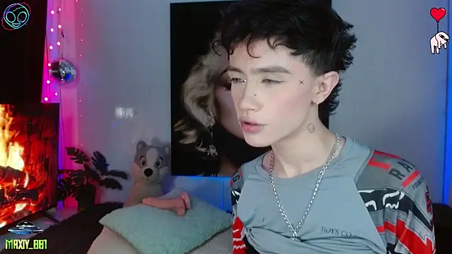 maxiy 001 online show from 05/06/26, 06:30