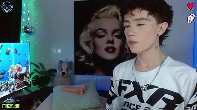 maxiy 001 online show from 05/14/26, 01:45