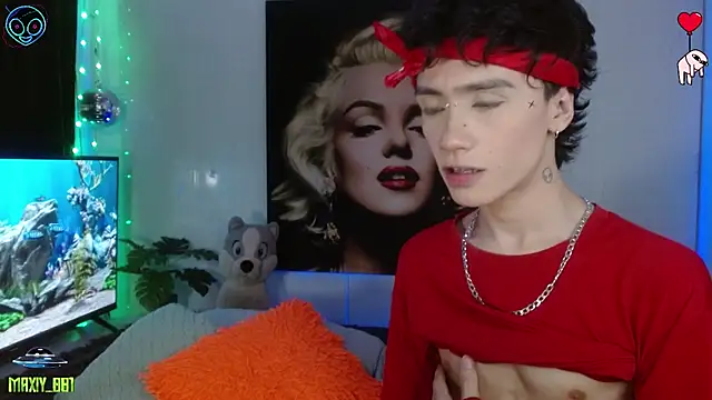 maxiy 001 online show from 05/31/26, 11:17