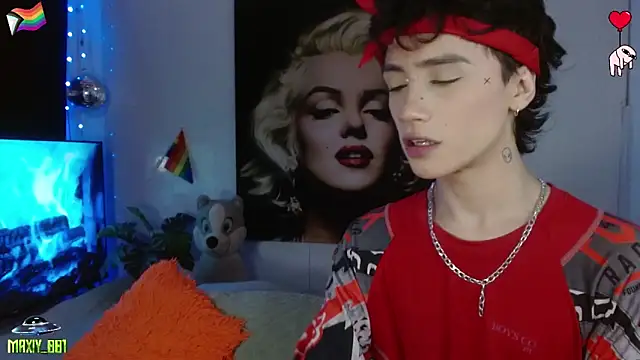 maxiy 001 online show from 06/20/26, 11:29