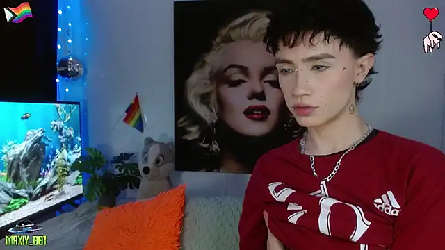 maxiy 001 online show from 06/23/26, 12:19