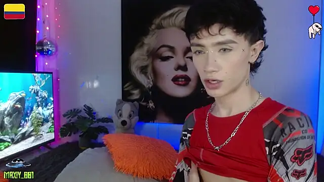 maxiy 001 online show from 08/04/26, 01:42