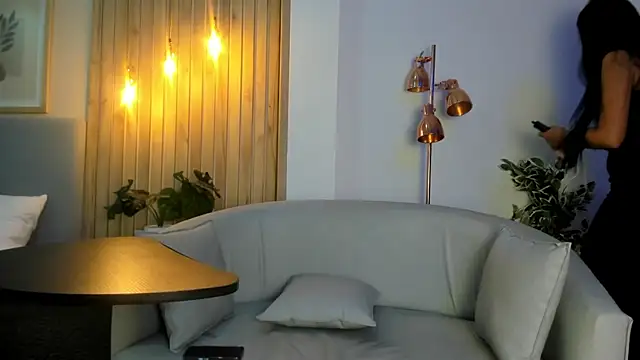 AriRobert  online show from 09/14/25, 04:44