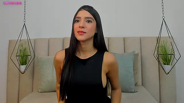 Snapshot of Olivia_Collins1 chatting on 12/18/24, 04:09 Olivia Collins1 online show from 12/18/24, 04:09