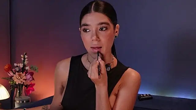 Olivia Collins1 online show from 06/05/26, 10:59