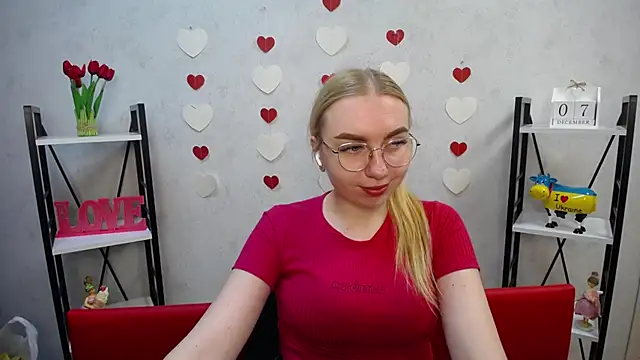 BeatriceFly online show from 12/07/24, 12:24