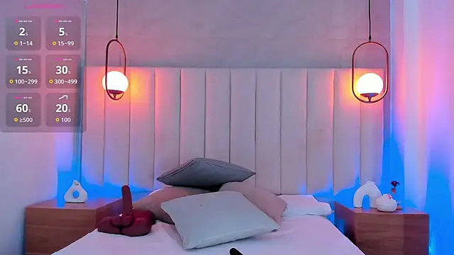 Snapshot of Hanna_Moonlight_ chatting on 10/10/25, 08:30 Hanna Moonlight online show from 10/10/25, 08:30