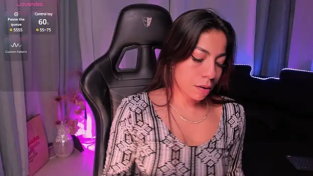 Mia Gothzx online show from 12/30/24, 02:19