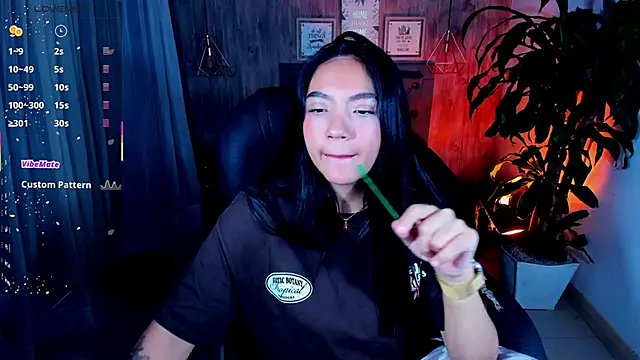 Snapshot of miichael_black chatting on 11/05/25, 09:48 miichael black online show from 11/05/25, 09:48