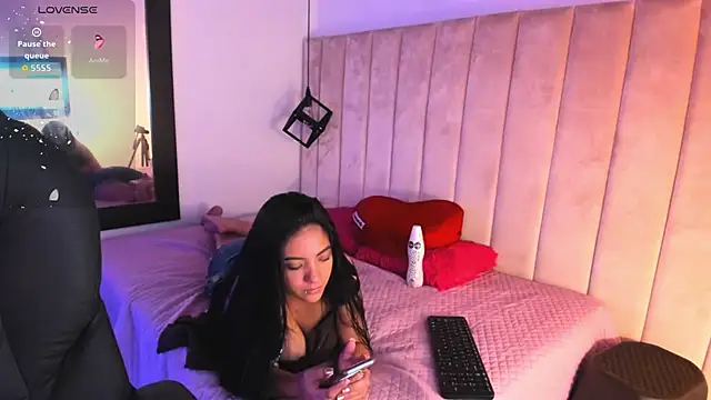 Snapshot of miichael_black chatting on 11/21/25, 09:24 miichael black online show from 11/21/25, 09:24