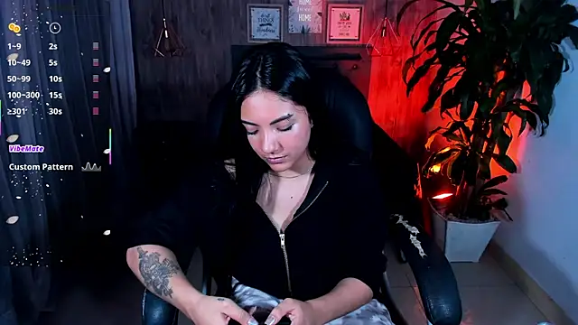 Snapshot of miichael_black chatting on 11/27/25, 02:30 miichael black online show from 11/27/25, 02:30