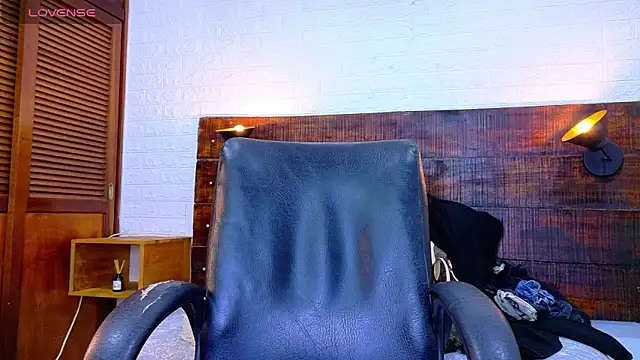 Snapshot of Celeste_sanz chatting on 12/20/25, 11:50 Celeste sanz online show from 12/20/25, 11:50